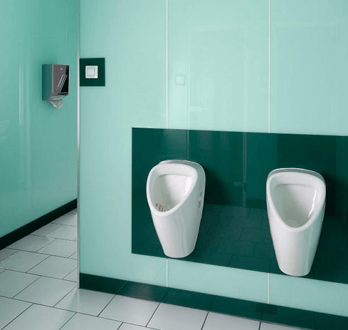 szyba lacobel w toalecie jako alternatywa dla okładzin ceramicznych